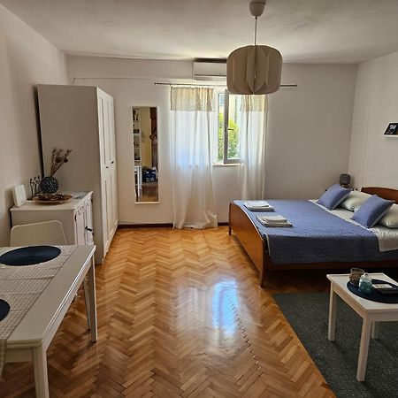 Beautiful Cozy Apartment Jug In Nice Neighbourhood. Split Bagian luar foto